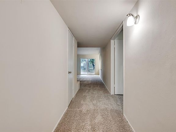 3rd image of 1533 Camelia Dr