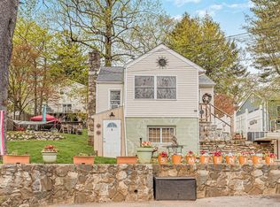 5 Melnick Pl, Lake Peekskill, NY 10537