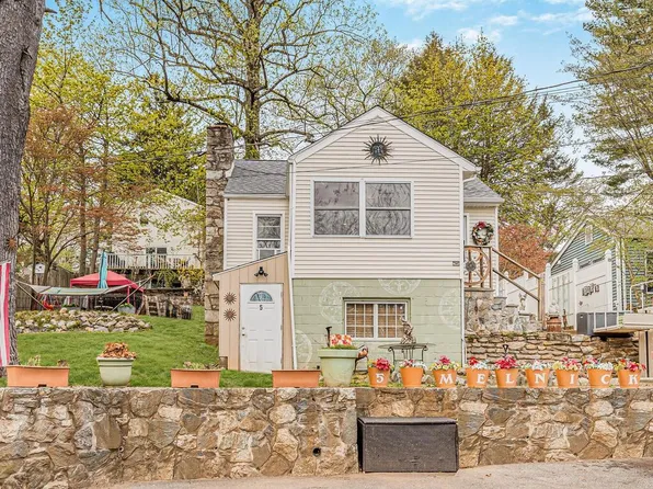 5 Melnick Place, Lake Peekskill, NY 10537