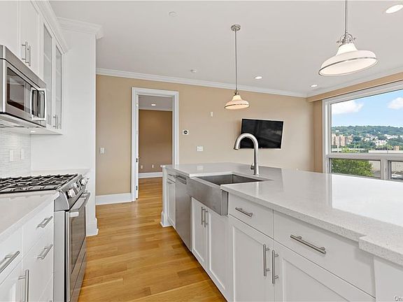 5th image of 11 River St APT 206