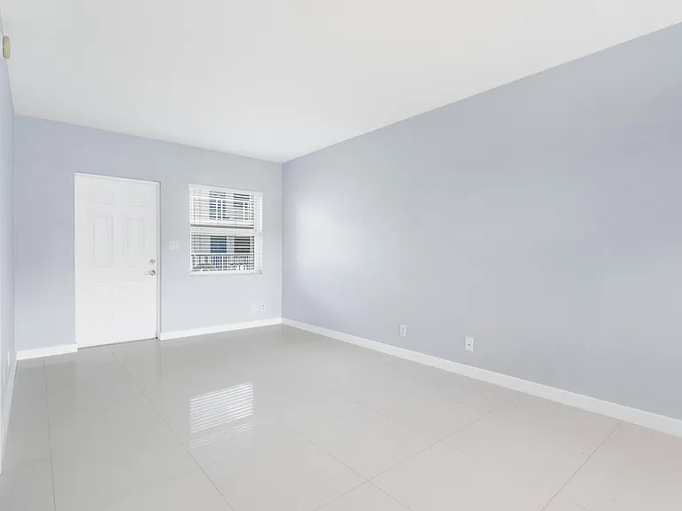 416 NE 15th Ave #1 — Photo 8