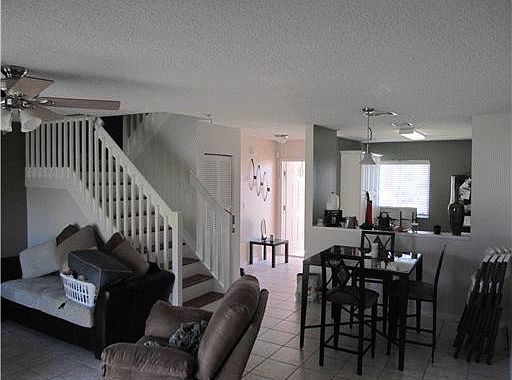 3rd image of 624 NW 208th Dr
