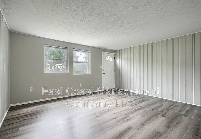 902 Catawba Ct — Photo 6