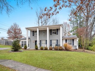 1003 Elmendorf Dr, Lexington, KY 40517