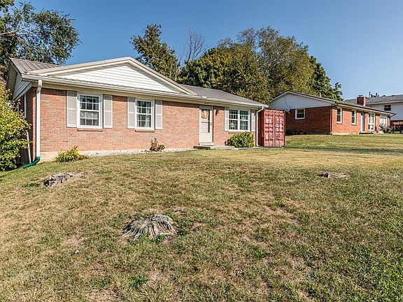 3rd image of 2409 Shandon Dr