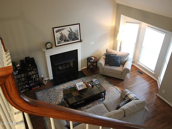 3rd image of 1141 Summit Dr