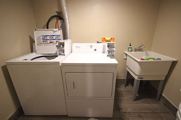 Rented by Nooklyn NYC LLC | media 23