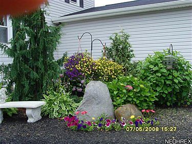2nd image of 980 E 5th St