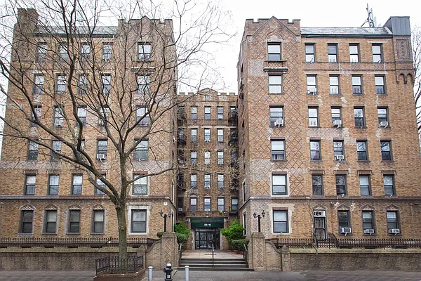 Sold by Terrace Sotheby's International Realty | media 18