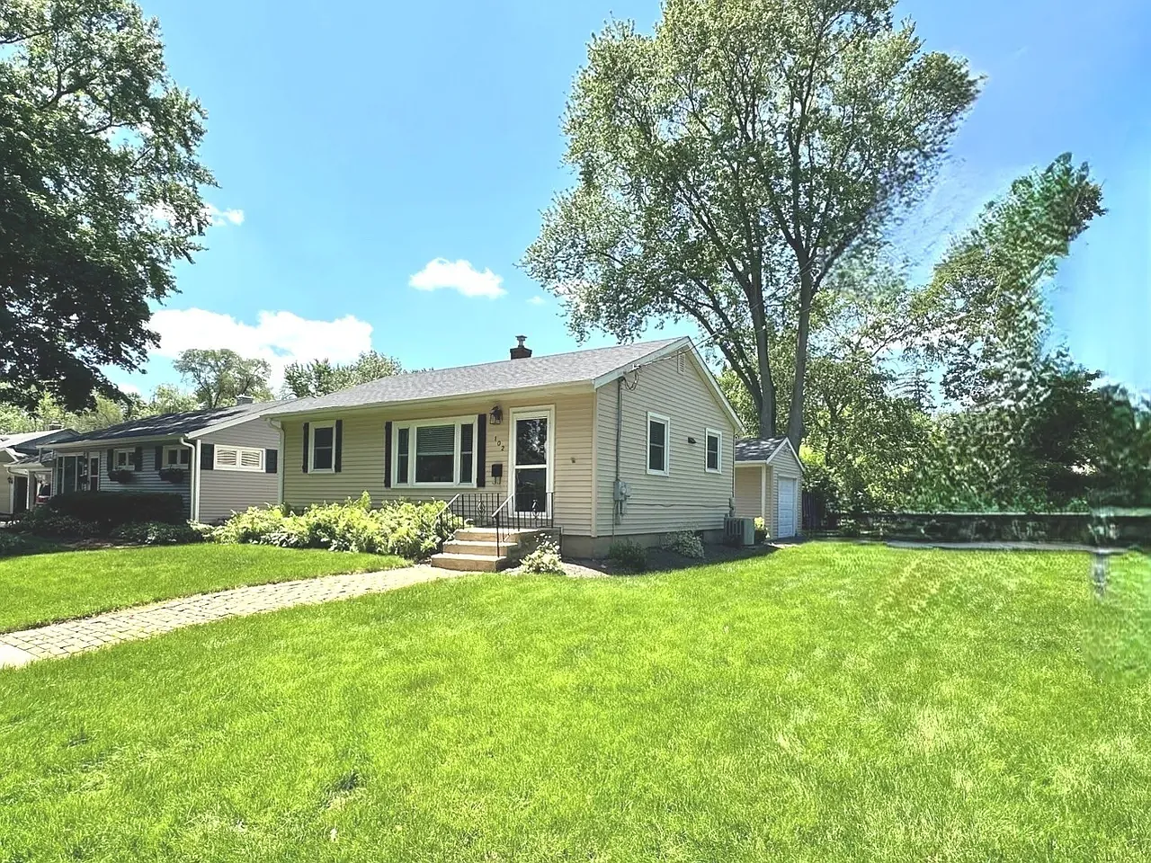 102 Kansas St — Photo 1