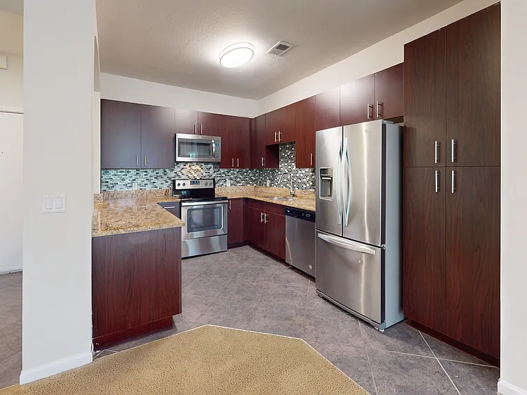 The Vintage Lofts at West End — Photo 70
