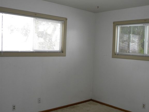 5th image of 1823 W Knox Ave