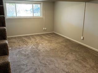 950 Edgar Dr APT 9, Charleston, IL 61920