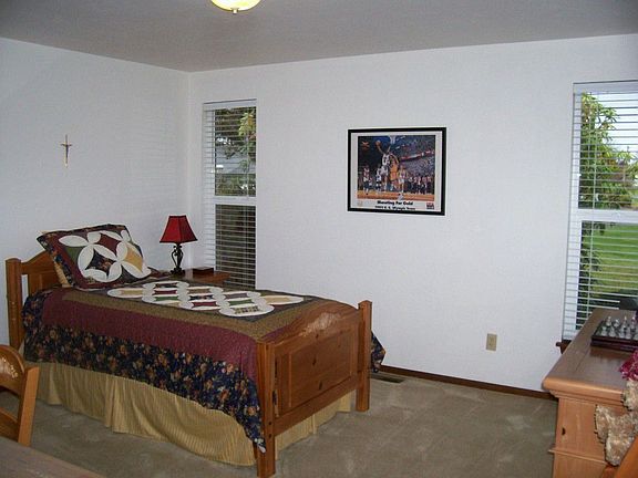 4th image of 912 Caldwell Ct