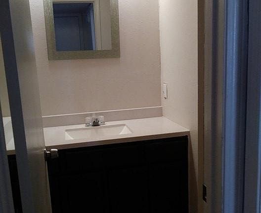 3rd image of 4318 Vfw Dr APT 32
