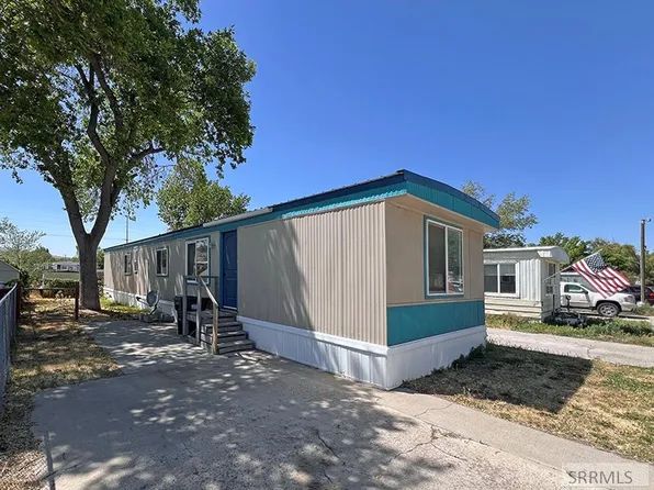 760 W Alameda Rd Trailer 18, Pocatello, ID 83201