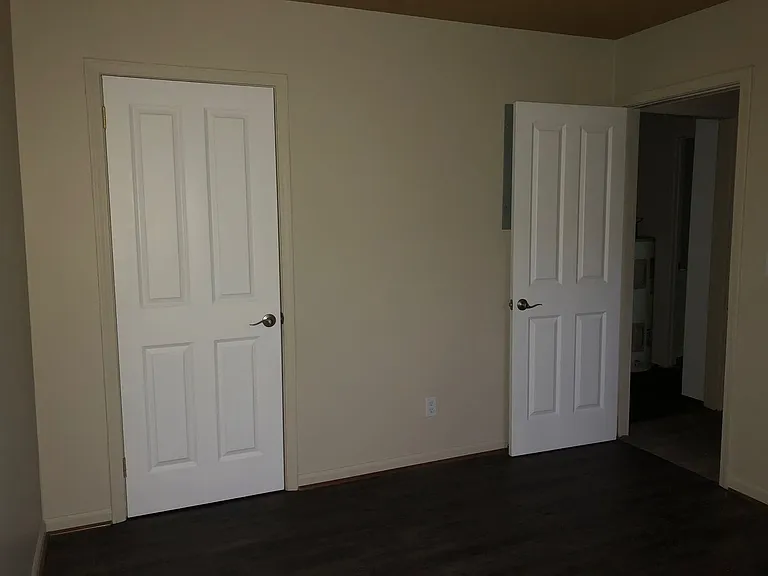 411 & 413 Nixon Ave SW — Photo 7