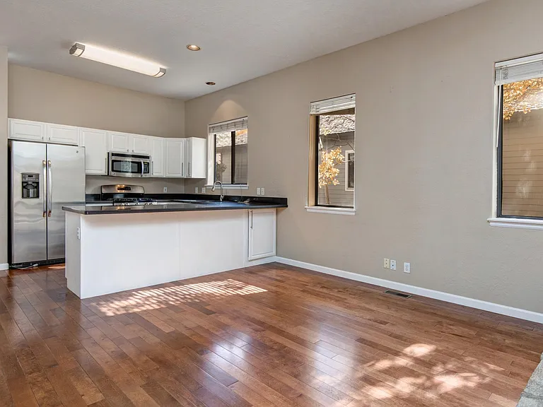 1656 W Silver Springs Rd — Photo 25