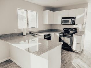 1206 N Lakeshore Dr, Chandler, AZ 85226