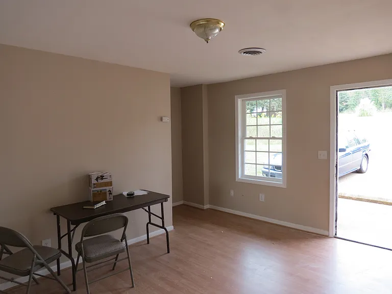 220 Julie Ln #A — Photo 8
