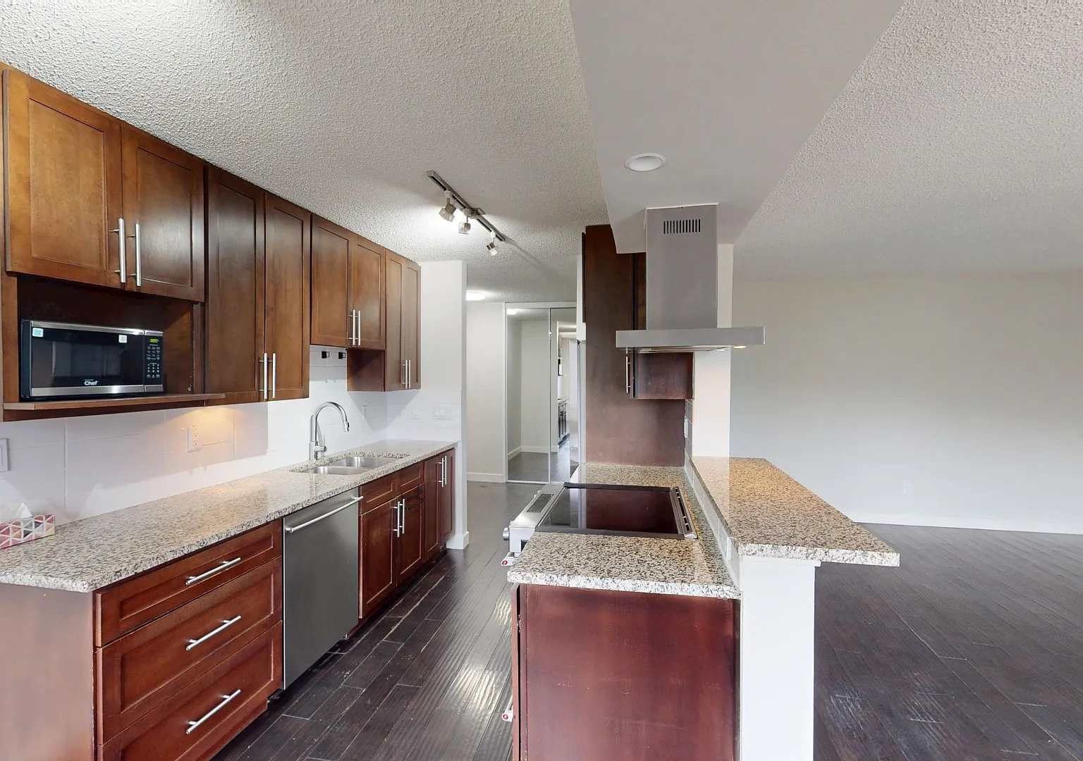 301D Greenview Dr Ne — Photo 2