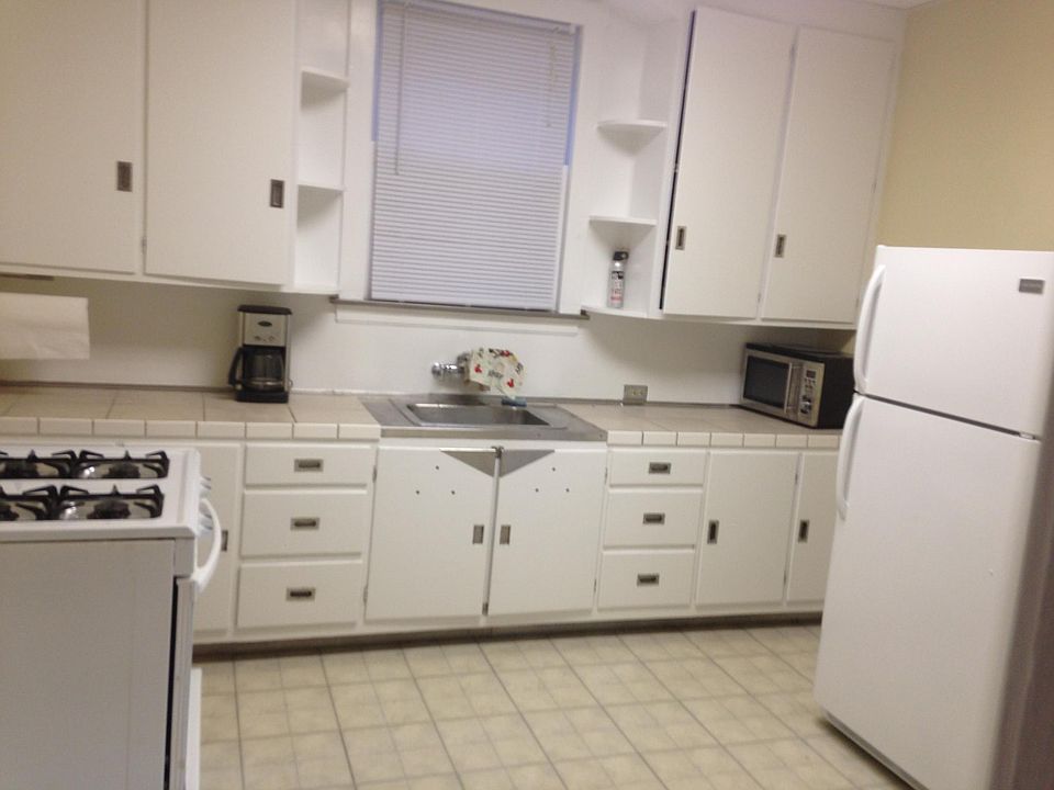 1st image of 1931 W Belle Plaine Ave #1