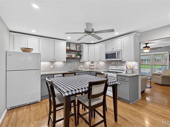 5th image of 2847 Laurel View Ln