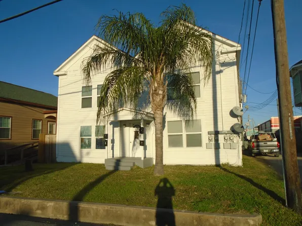 910 37th St #4, Galveston, TX 77550