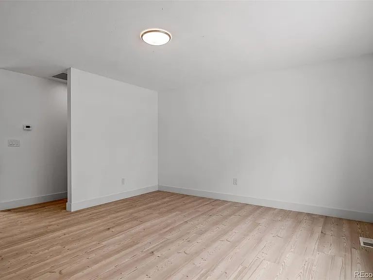15989 E 18th Pl — Photo 11