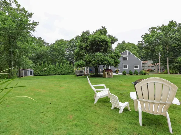 22 Lutheran Drive, Nashua, NH 03063