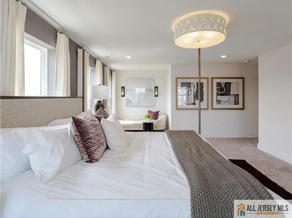 135 Leona Stewart Ln, Pennington, NJ 08534