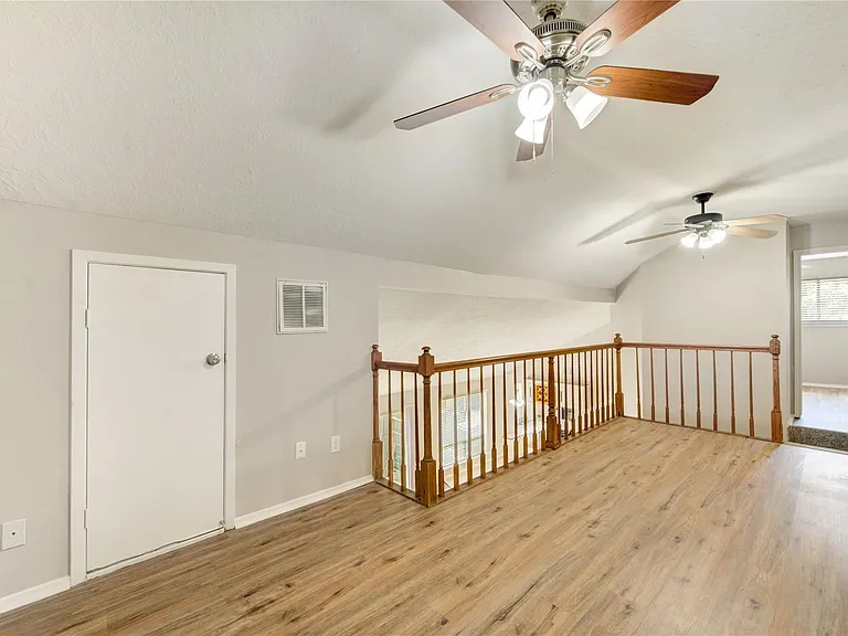 5255 Beaverbrook Dr — Photo 37