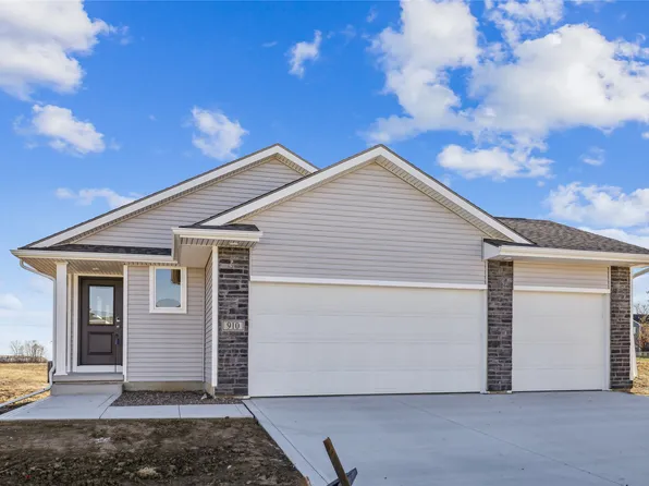 910 Willow Valley Dr, Norwalk, IA 50211