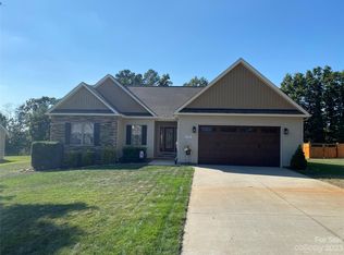 171 Greythorn Dr, Statesville, NC 28625