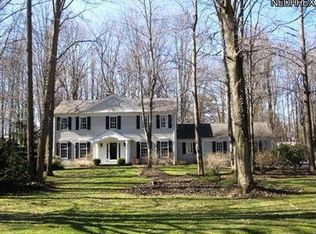 123 Countryside Dr, Chagrin Falls, OH 44022