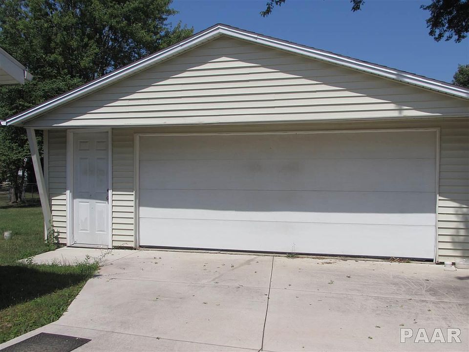 2nd image of 404 E Almond Dr