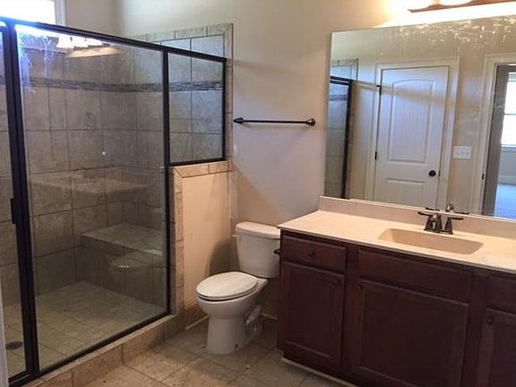 3rd image of 108 Tuscany Ct