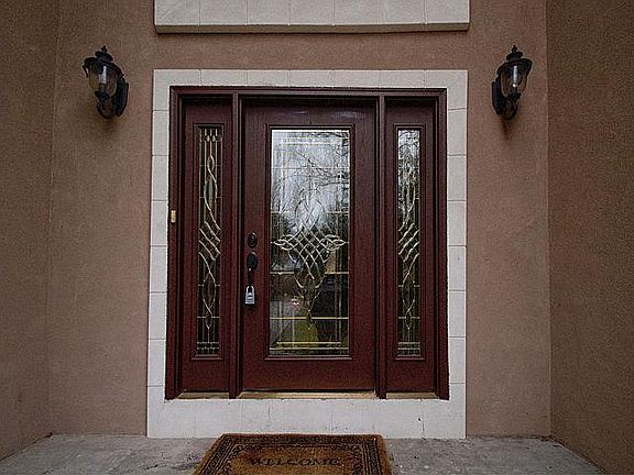 2nd image of 2382 Valley Dr