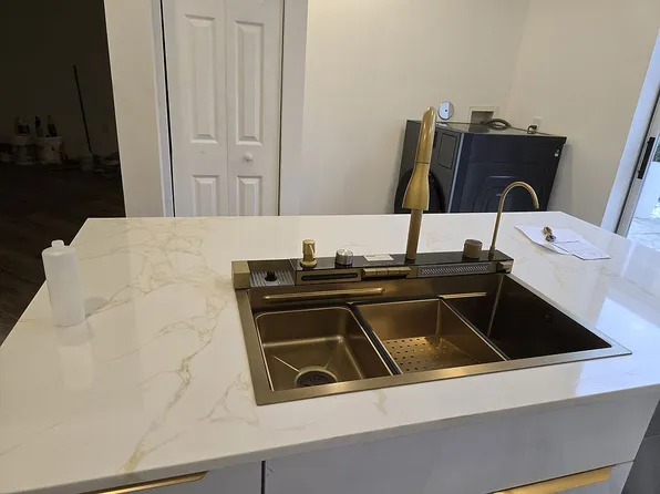 8521 NW 138th Ter Unit 180, Miami Lakes, FL 33016