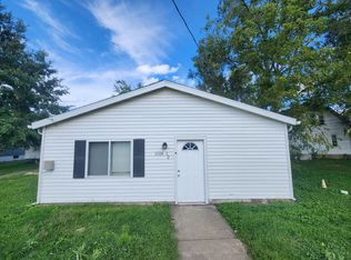 1518 11th St #1/2, Charleston, IL 61920