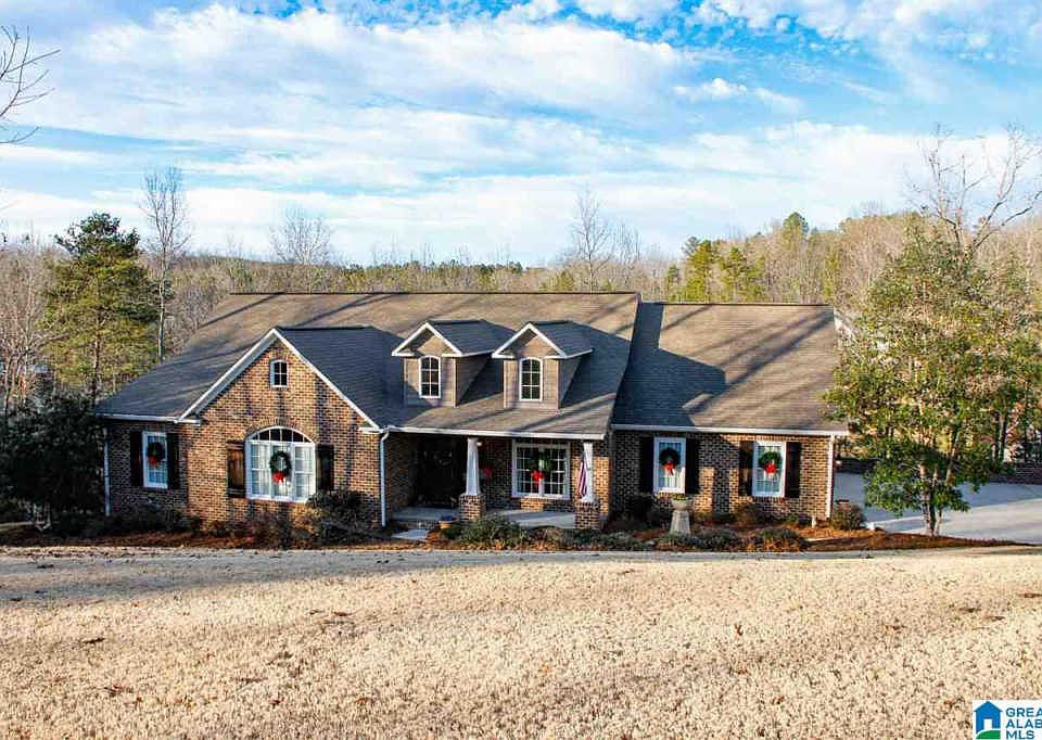 1st image of 753 Emilys Cir