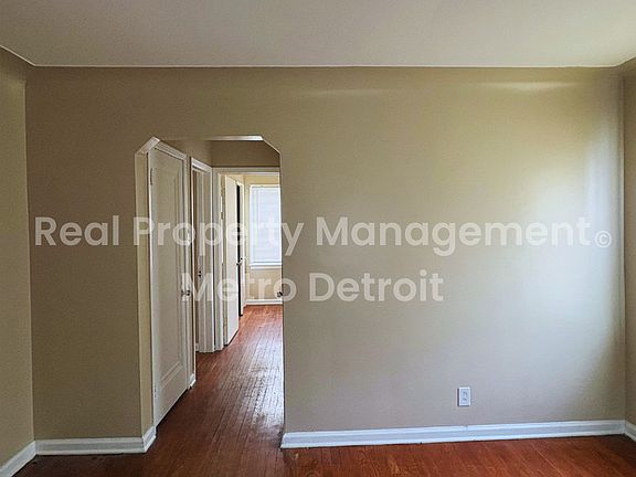3rd image of 21242 Beechwood Ave