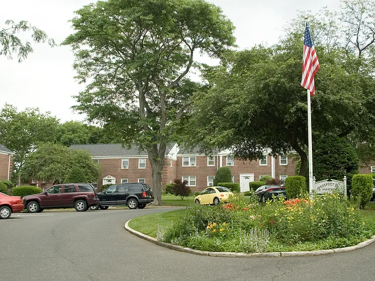 Prospect Hill Apartments — Photo 2