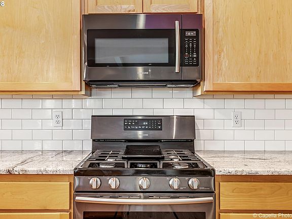4th image of 3343 NE 12th Ave