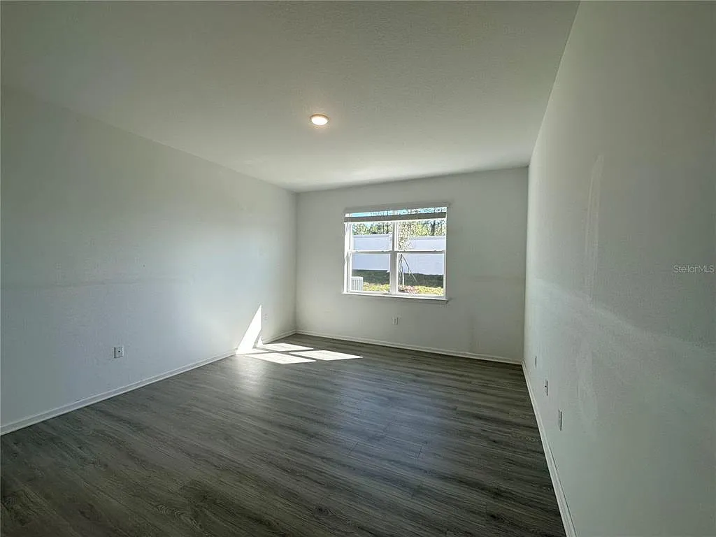 4 bed, 3.5 bath, 2236 sqft, $2,600 — Photo 4