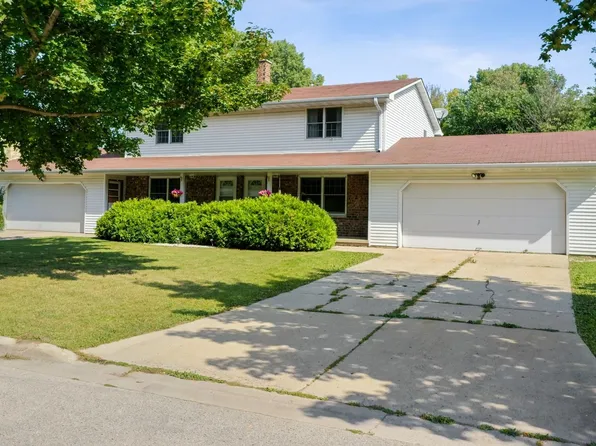 3287 Peterson Rd, Green Bay, WI 54311