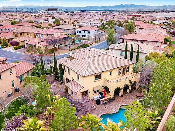 3rd image of 849 Las Palomas Dr