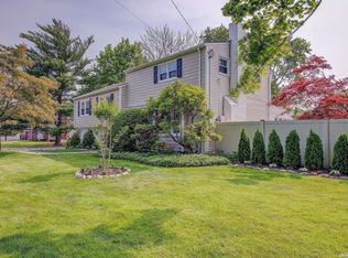 28 Red Spring Ln, Glen Cove, NY 11542