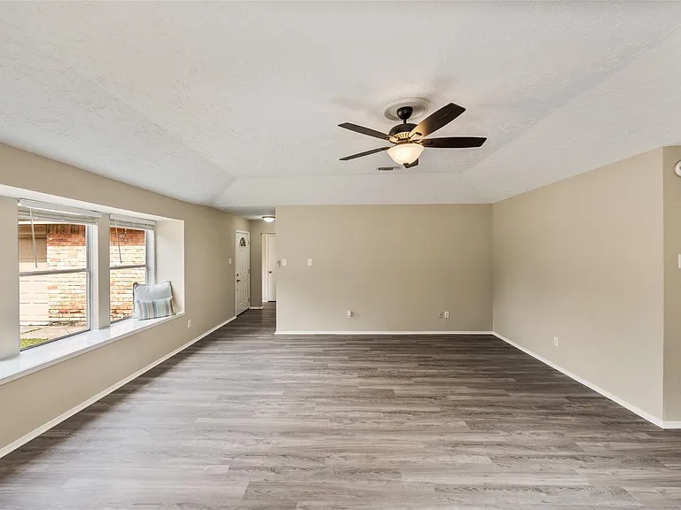 21018 Verdecove Ln — Photo 2