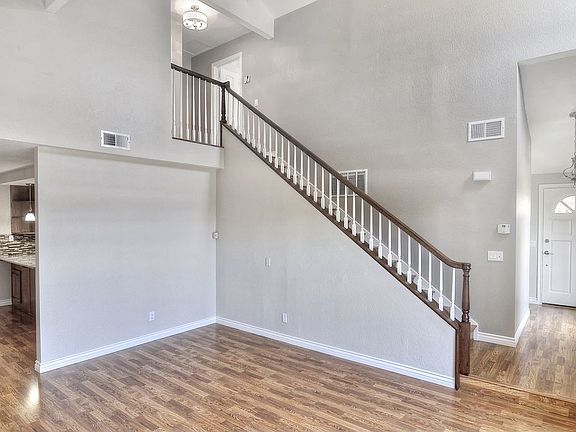 4th image of 1492 3rd St #A